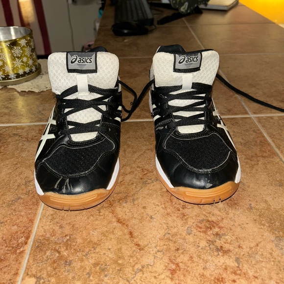 ASICS - Picture 2 of 4